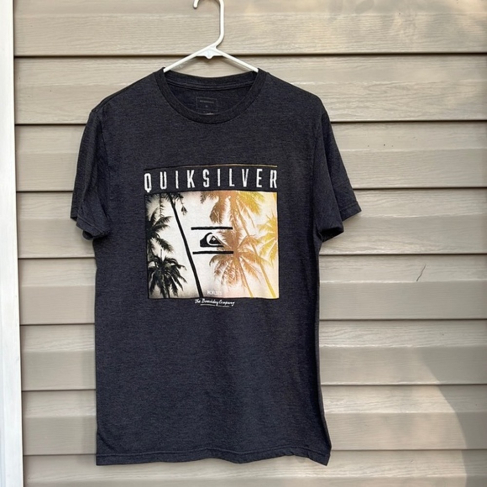 Quiksilver mens gray shortsleeve teeshirt